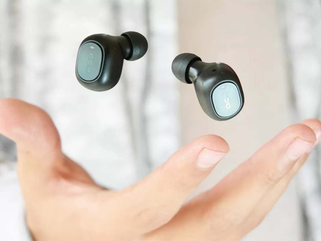 bluetooth earbuds