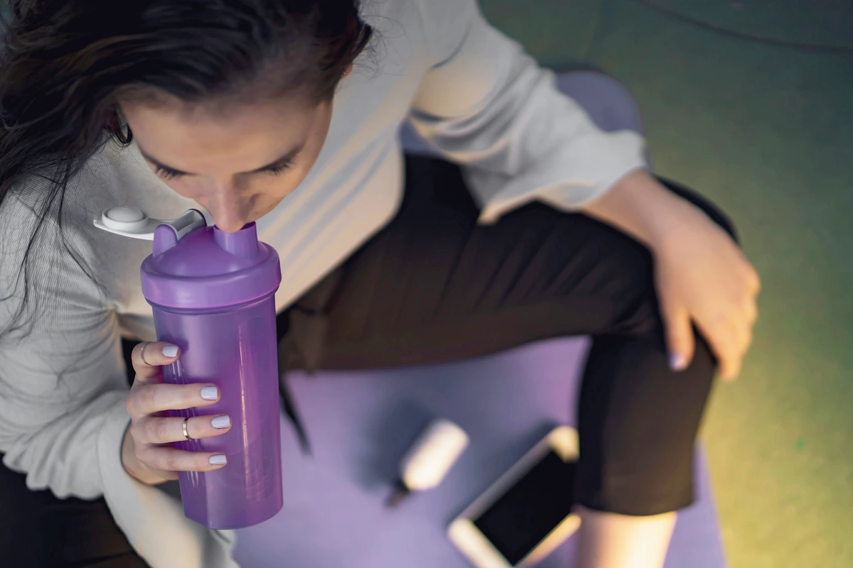 13 Best Shaker Bottles for Workout Hydration shaker bottle
